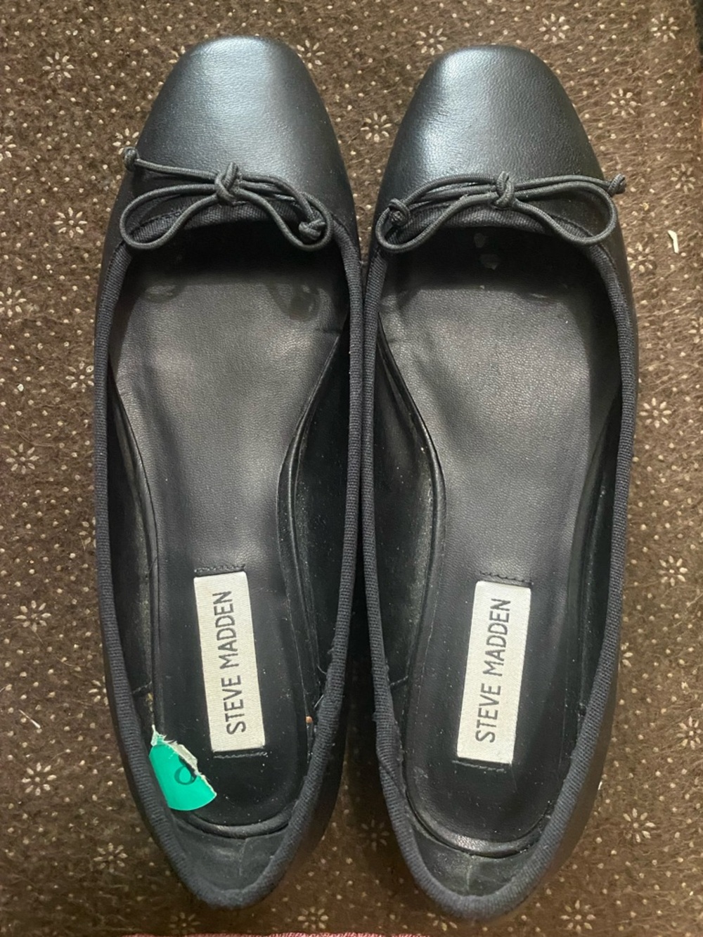 Steve Madden Black Flats